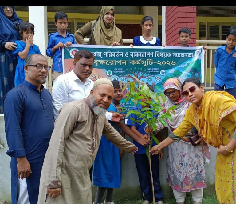 কাউনিয়া মডেল সরকারি প্রাথমিক বিদ্যালয়ে বৃক্ষরোপণ কর্মসূচির উদ্বোধন