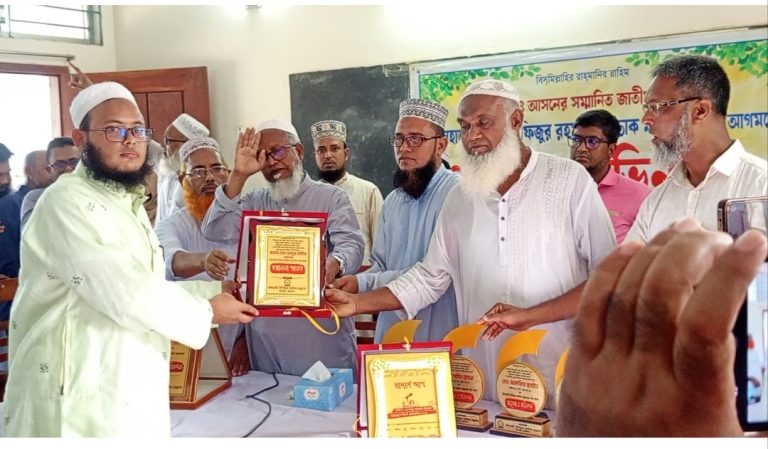 কুড়িগ্রাম-৪ আসনের এমপি মোস্তাকের চিলমারী সিনিয়র আলিম মাদ্রাসা পরিদর্শন
