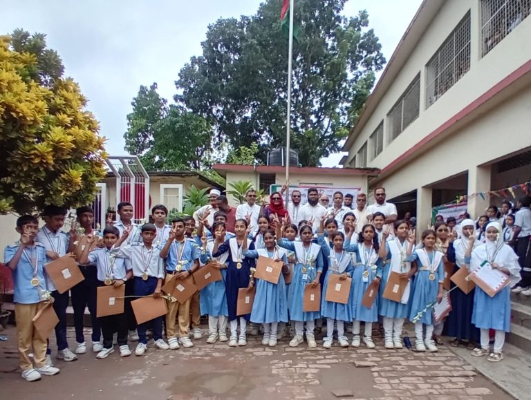 ভাঙ্গুড়ায় বৃত্তিপ্রাপ্ত শিক্ষার্থীদের মাঝে সনদ ও মেডেল বিতরণ