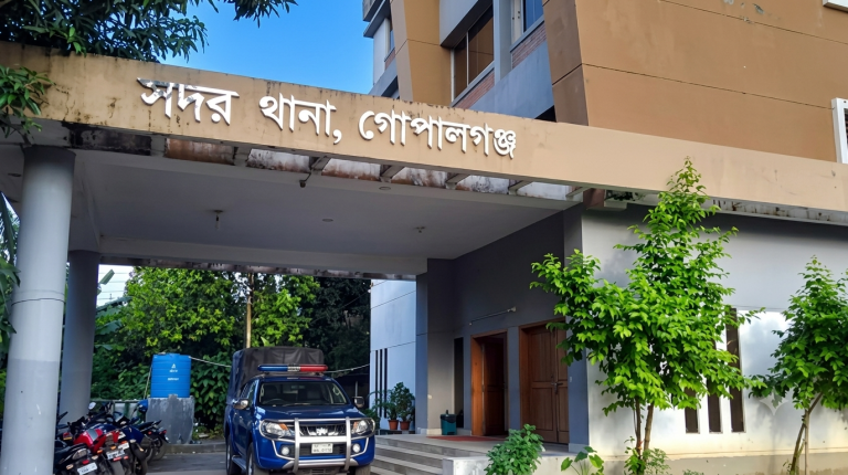 গোপালগঞ্জে মহাসড়কের পাশে অজ্ঞাত নারীর মরদেহ উদ্ধার