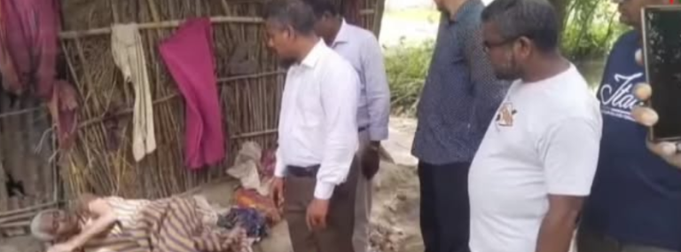 নির্জন পুকুর পাড়ে অসহায় বৃদ্ধার একাকী বসবাস