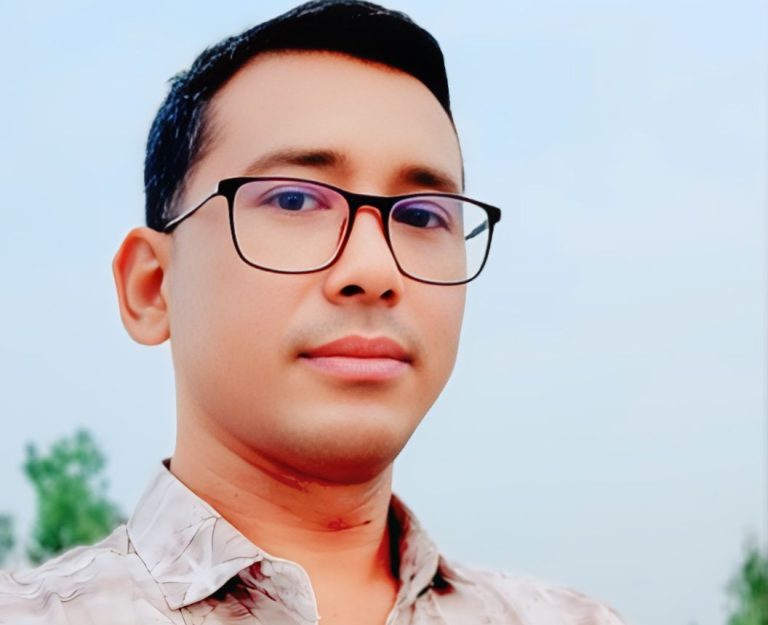 বাবার স্মৃতি ধরে রাখতে ১৬ শতক জমির দাগ নম্বর সংশোধন করলেন মোহন চন্দ্র