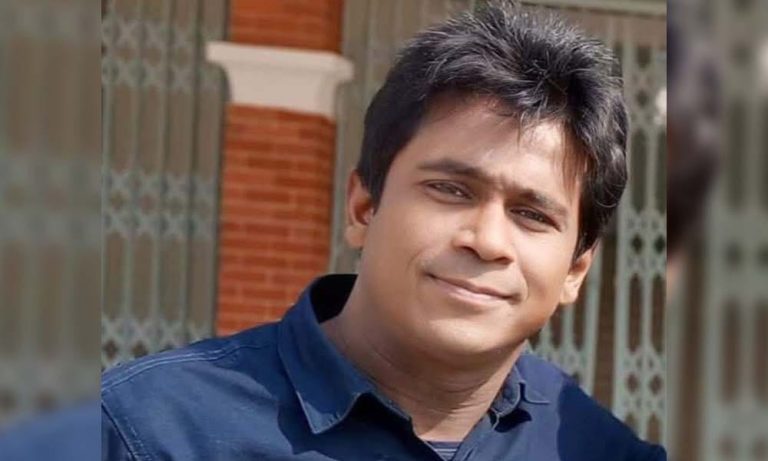 ছাত্রীদের সঙ্গে আপত্তিকর আলাপের অভিযোগে লাকসাম সরকারি কলেজের শিক্ষককে দায়িত্ব থেকে অব্যাহতি
