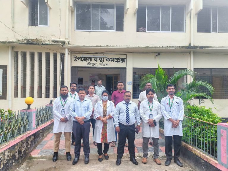 শ্রীপুর উপজেলা স্বাস্থ্য কমপ্লেক্স পরিদর্শন করেন জেলা সিভিল সার্জন ডাঃ শামীম কবির