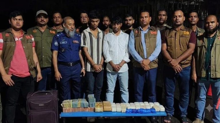 গোপালগঞ্জে ৬৪ হাজারের বেশি ই/য়া/বাসহ দুইজন গ্রে/প্তার