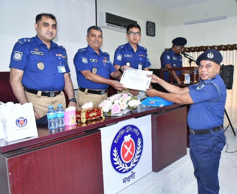 নওগাঁয় পুলিশের ৫ দিনব্যাপী মোটিভেশন ও নৈতিক উন্নয়ন প্রশিক্ষণ সমাপ্ত।