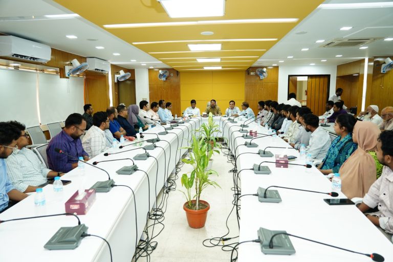 প্রশাসক মাহফুজুর রহমান রিটন মহোদয়ের উদ্যোগে রাসিকে প্রথমবারের মতো ইন্টার্নশিপের সুযোগ পেলেন রুয়েট শিক্ষার্থীরা
