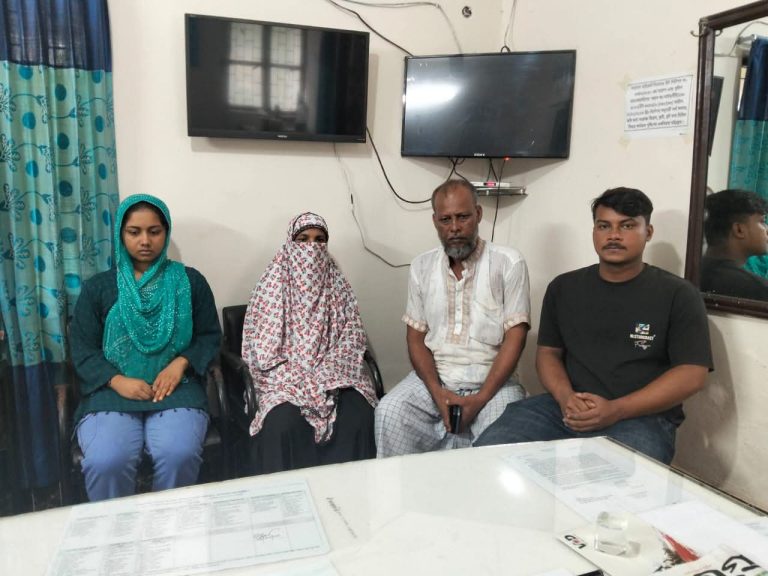 গাজীপুর থেকে বরগুনার পাথরঘাটায় আসা কিশোরী ও কিশোর পুলিশের মাধ্যমে পরিবারের কাছে হস্তান্তর